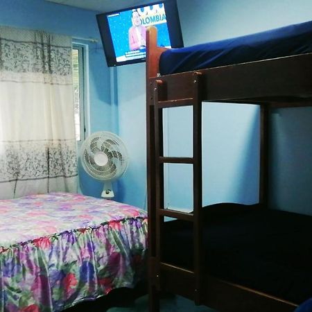 Hostal Aruba Atacames Esterno foto