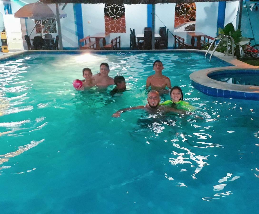 Hostal Aruba Atacames Esterno foto